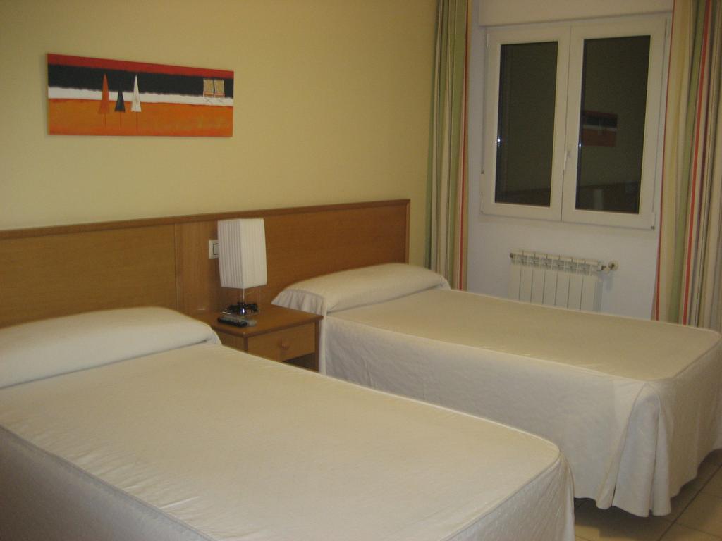 Pension Residencia Caola Arteixo Rum bild