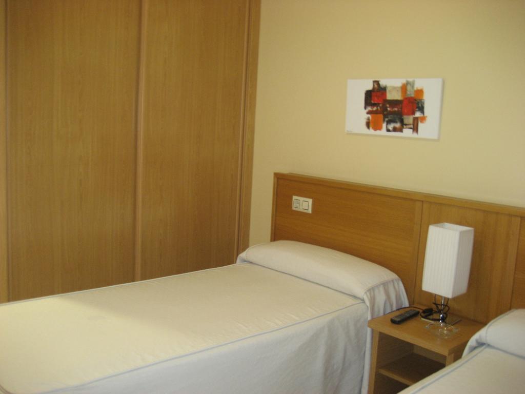 Pension Residencia Caola Arteixo Rum bild