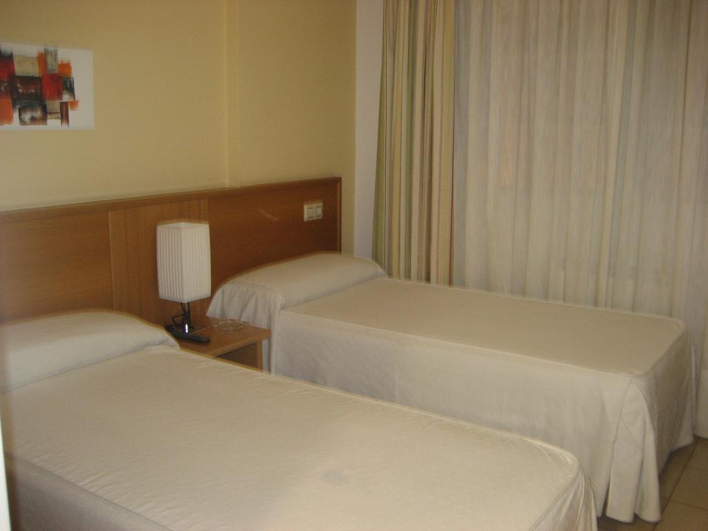 Pension Residencia Caola Arteixo Rum bild