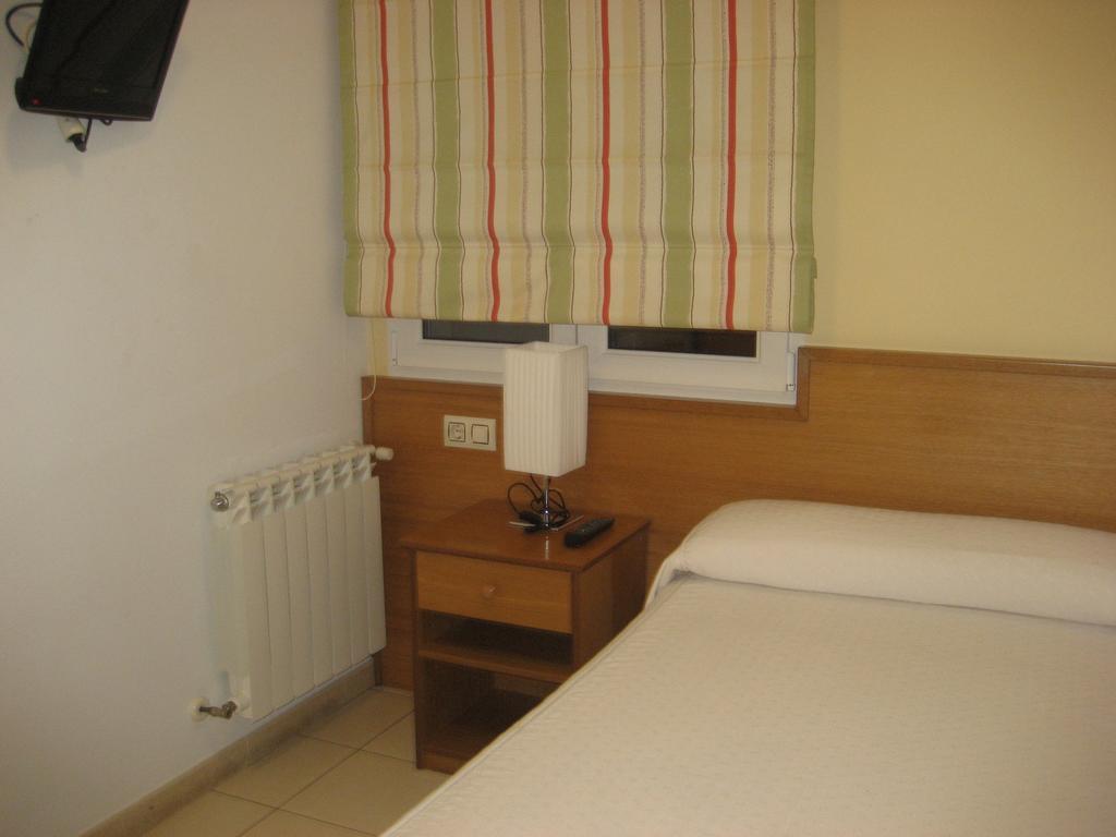 Pension Residencia Caola Arteixo Rum bild