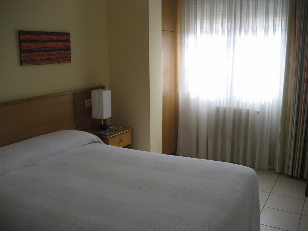 Pension Residencia Caola Arteixo Rum bild